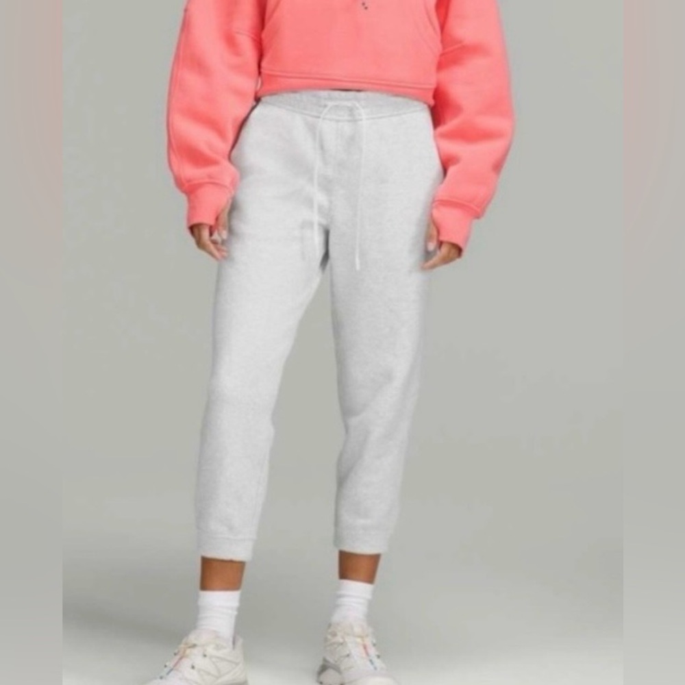Lululemon Loungeful High-Rise Cropped Jogger Heathered Light Grey Size 2